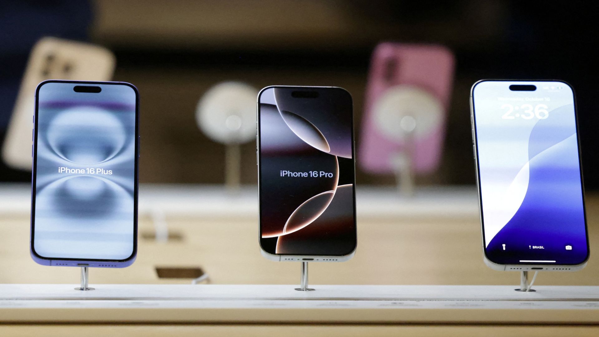 A 2,300 Apple iPhone? Trump tariffs could make that happen